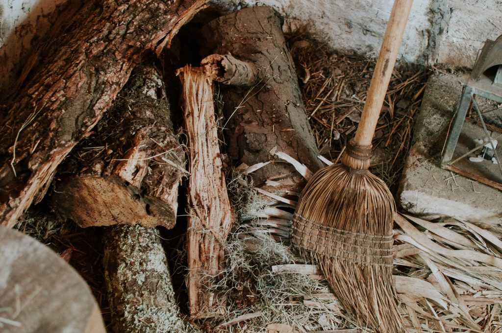 Image of a broomstick